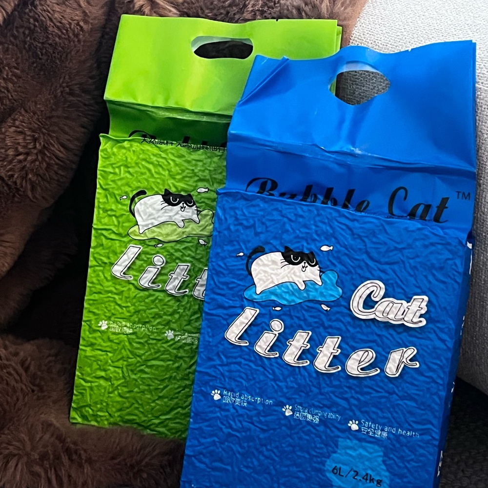Bubble Cat Litter Bags in Green and Blue